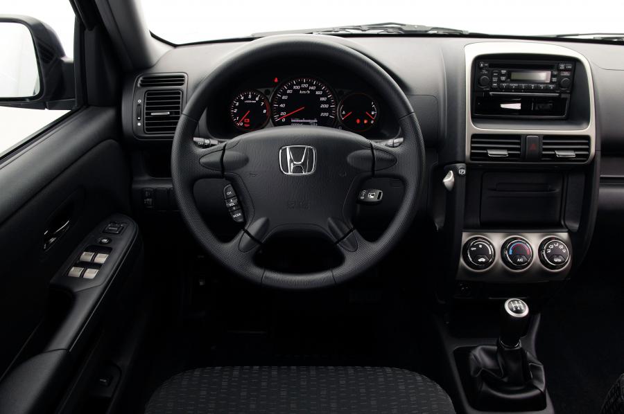  Honda CR-V 2005 года  (фото 16 из 16)